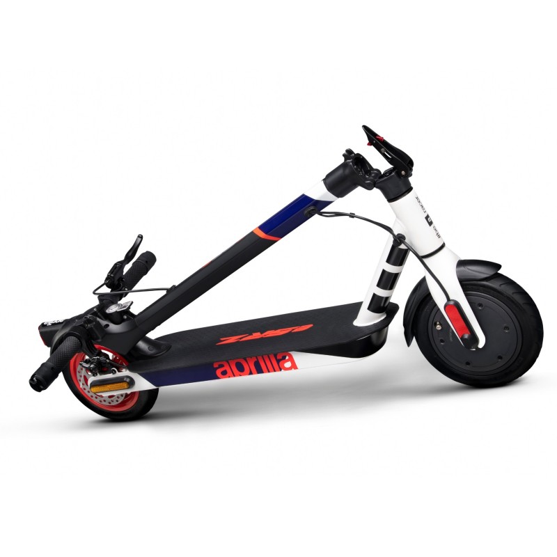 złożona hulajnoga elektryczna Aprilia, AP-MO-210005